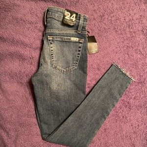 Joe’s Jeans. Sz 24 Skinny Cropped